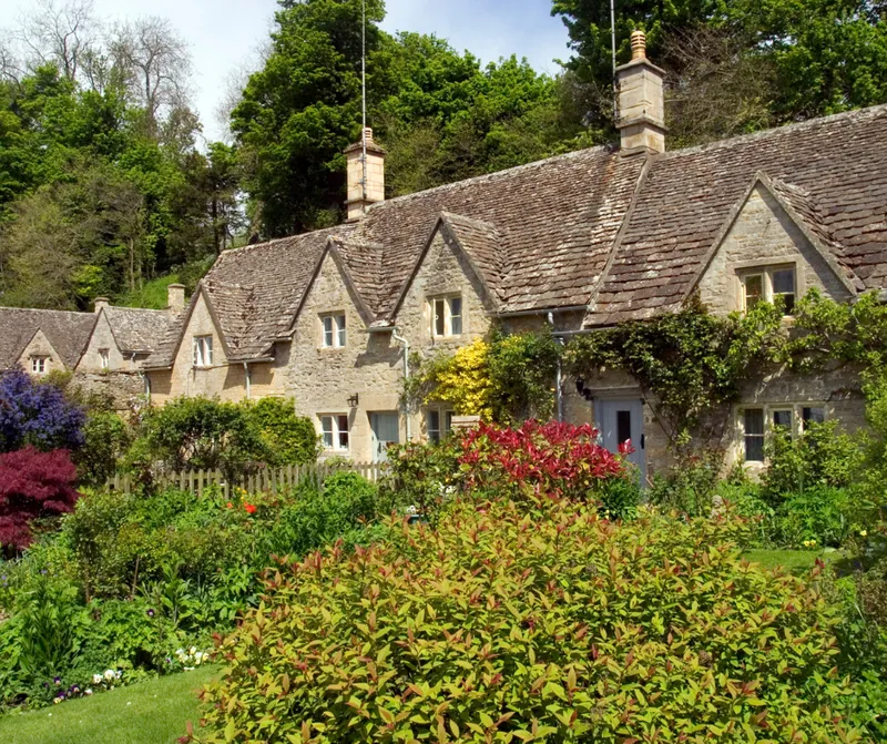 * Il prezzo è inteso a Persona, adesione entro 31/10/2025